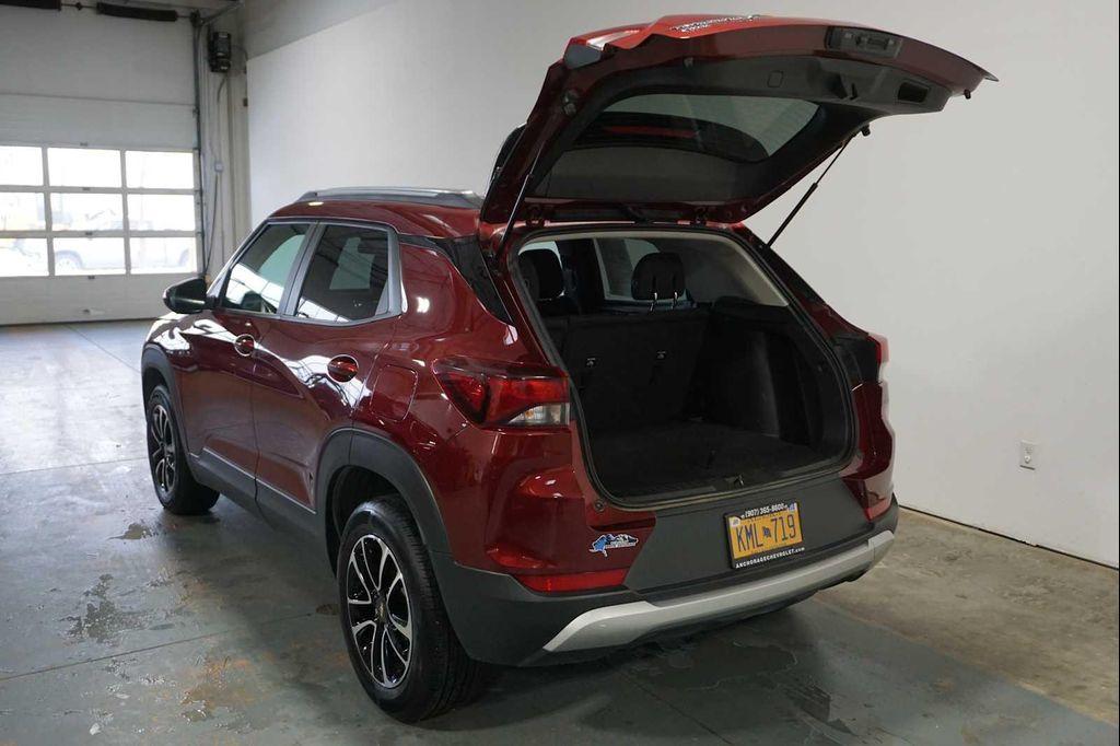 used 2025 Chevrolet TrailBlazer car