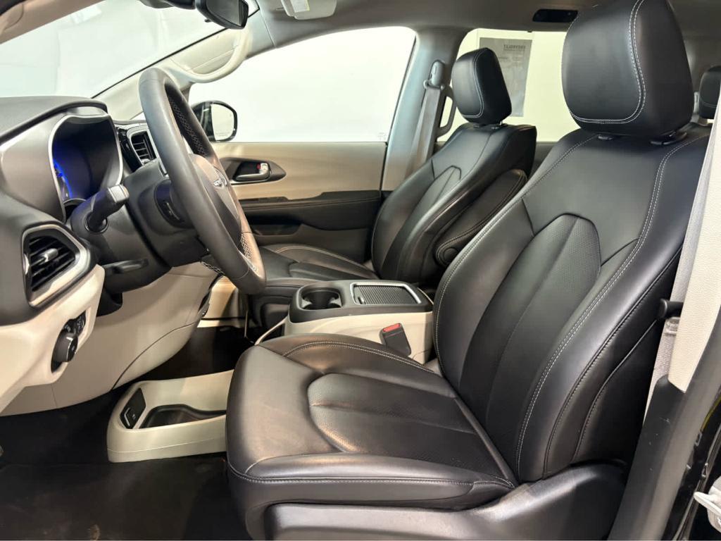 used 2024 Chrysler Pacifica car, priced at $29,989