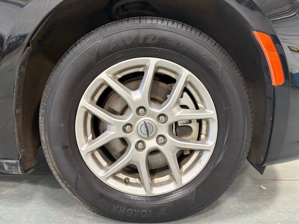 used 2024 Chrysler Pacifica car, priced at $29,989