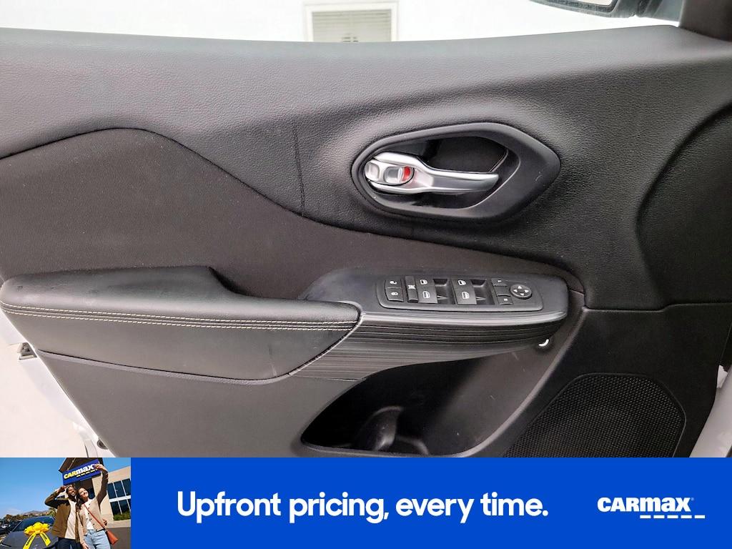 used 2016 Jeep Cherokee car, priced at $11,599