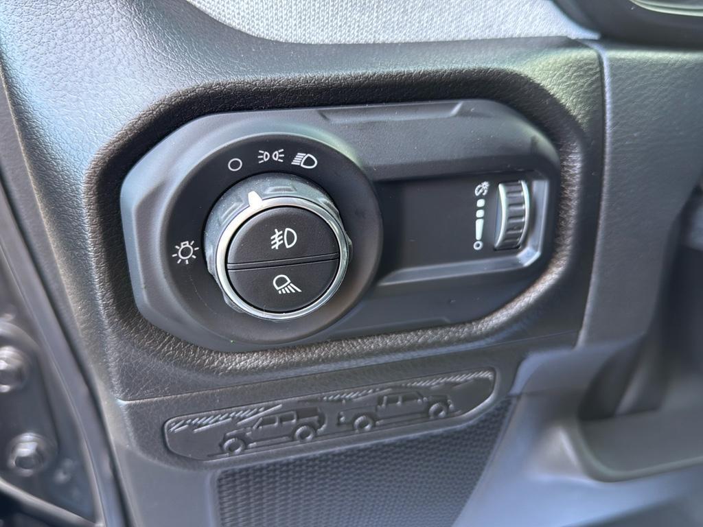 new 2025 Jeep Gladiator car, priced at $36,444