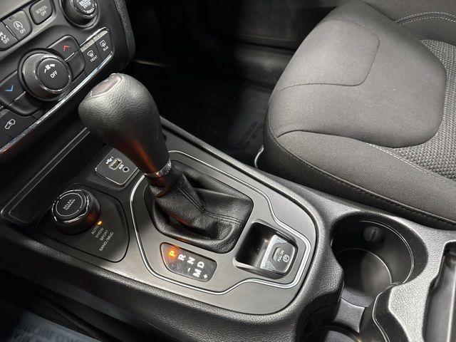 used 2019 Jeep Cherokee car, priced at $15,641