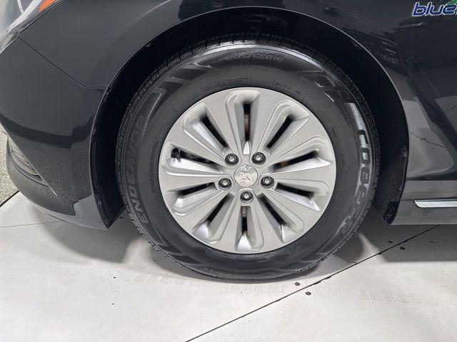 used 2016 Hyundai Sonata Hybrid car, priced at $11,923