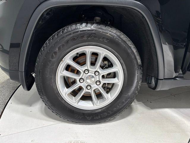 used 2019 Jeep Grand Cherokee car, priced at $17,950