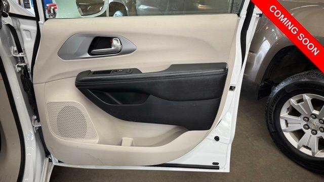 used 2018 Chrysler Pacifica Hybrid car, priced at $22,737