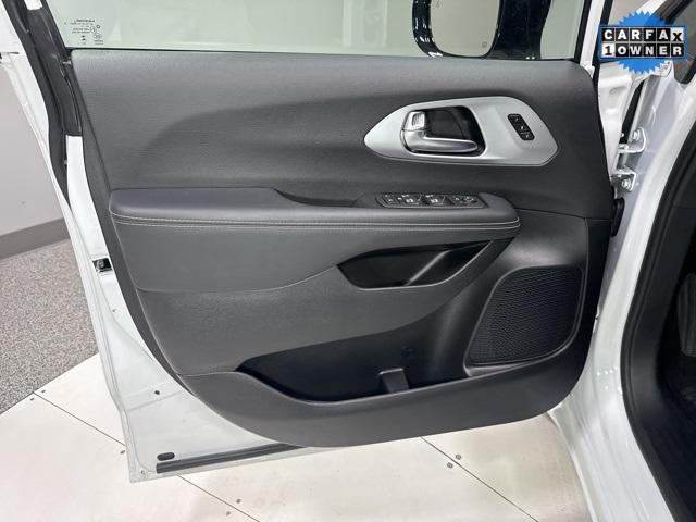 used 2025 Chrysler Pacifica car, priced at $37,500