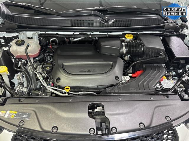 used 2025 Chrysler Pacifica car, priced at $37,500