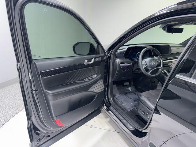 used 2025 Hyundai Palisade car, priced at $45,901