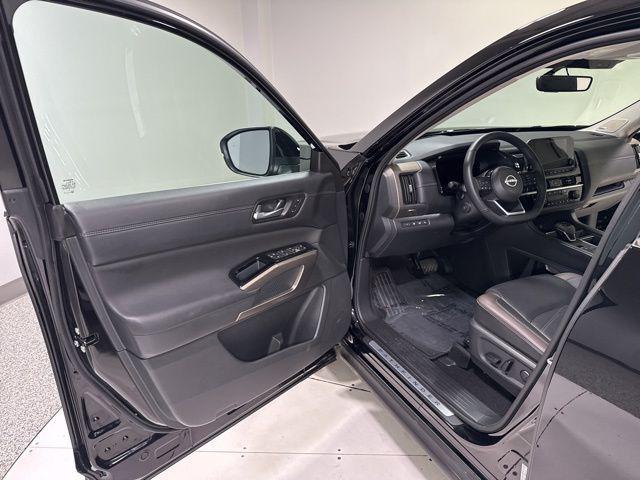 used 2025 Nissan Pathfinder car, priced at $43,990