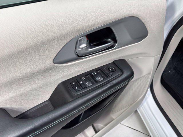 used 2019 Chrysler Pacifica Hybrid car, priced at $20,099