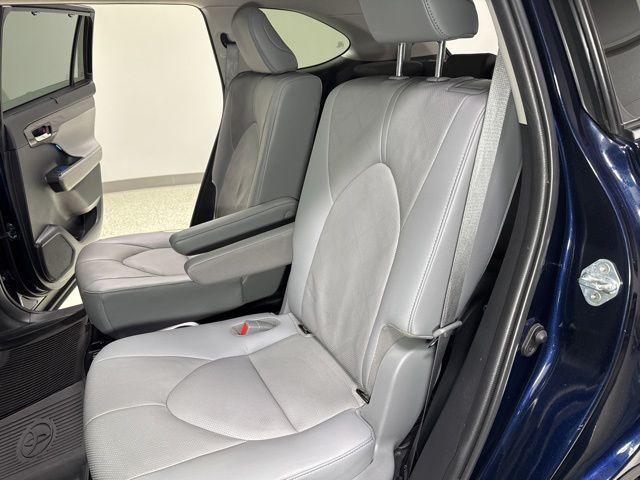 used 2020 Toyota Highlander car, priced at $33,499