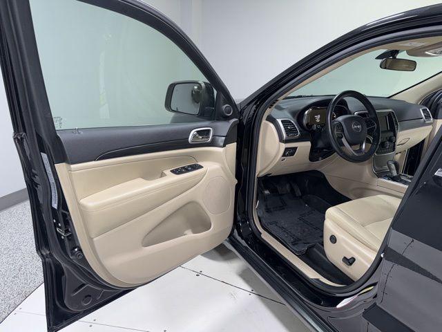 used 2019 Jeep Grand Cherokee car, priced at $17,408