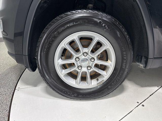 used 2019 Jeep Grand Cherokee car, priced at $17,408