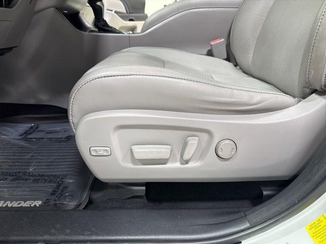 used 2017 Toyota Highlander car, priced at $23,985
