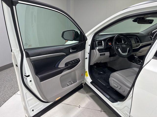 used 2017 Toyota Highlander car, priced at $23,985