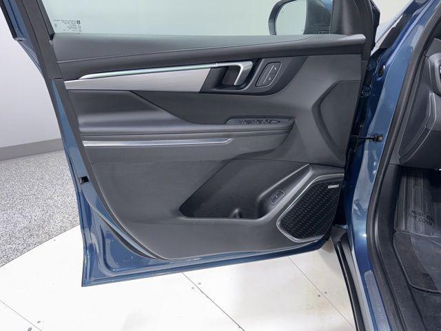 used 2025 Buick Enclave car, priced at $35,548