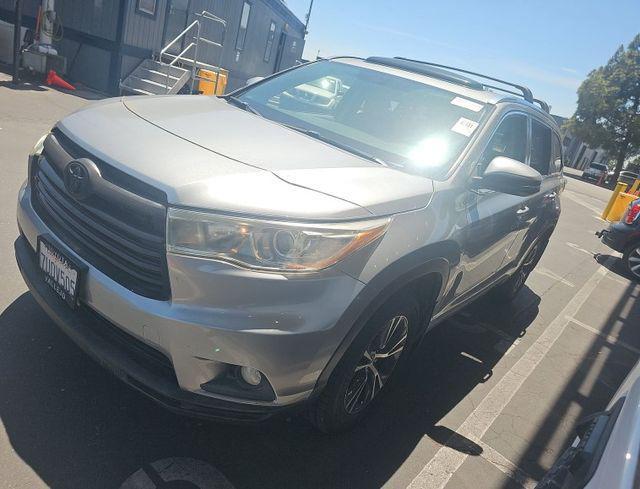 used 2016 Toyota Highlander car, priced at $26,587