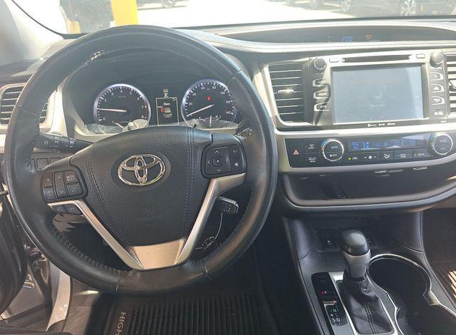 used 2016 Toyota Highlander car, priced at $26,587