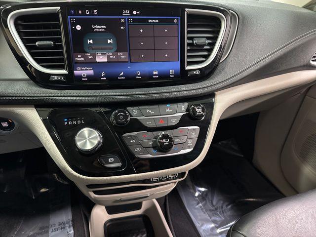 used 2022 Chrysler Pacifica car, priced at $21,416