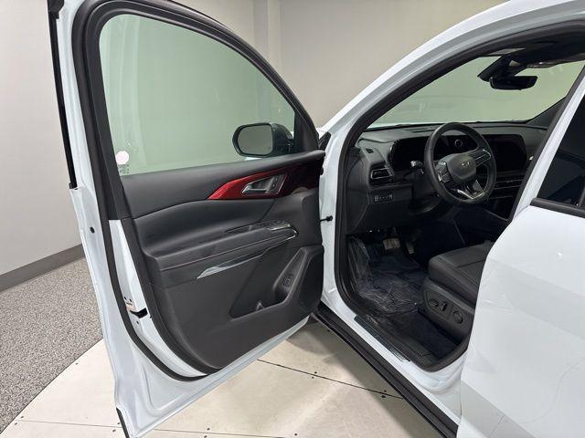 used 2026 Chevrolet Traverse car, priced at $47,949