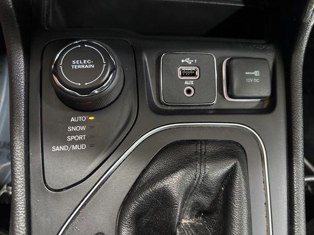 used 2019 Jeep Cherokee car, priced at $14,497