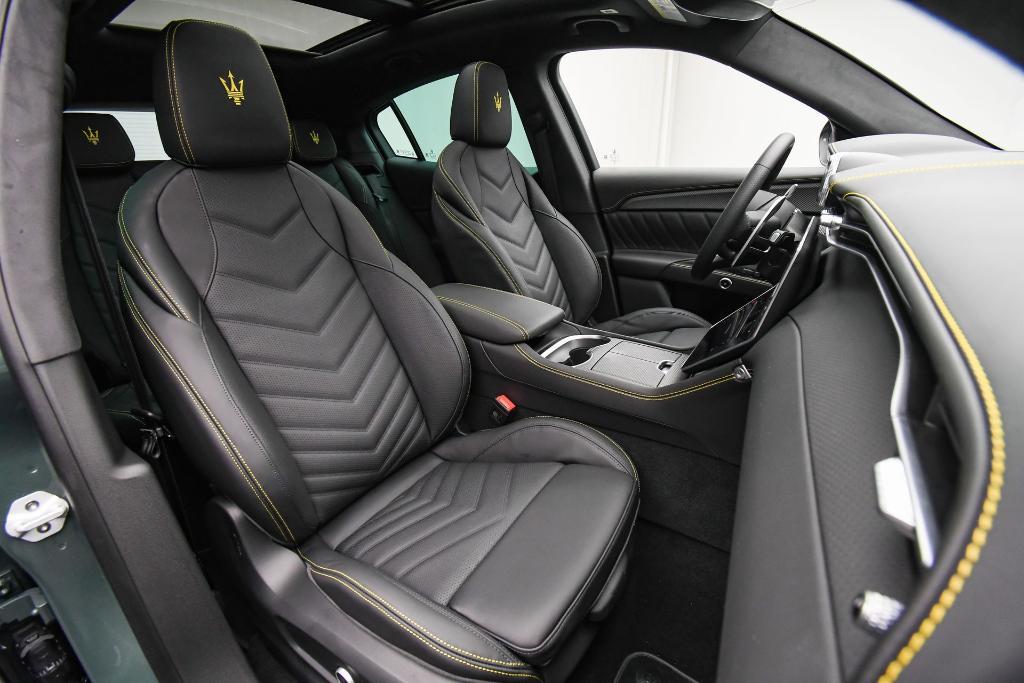 new 2025 Maserati Grecale car, priced at $102,395