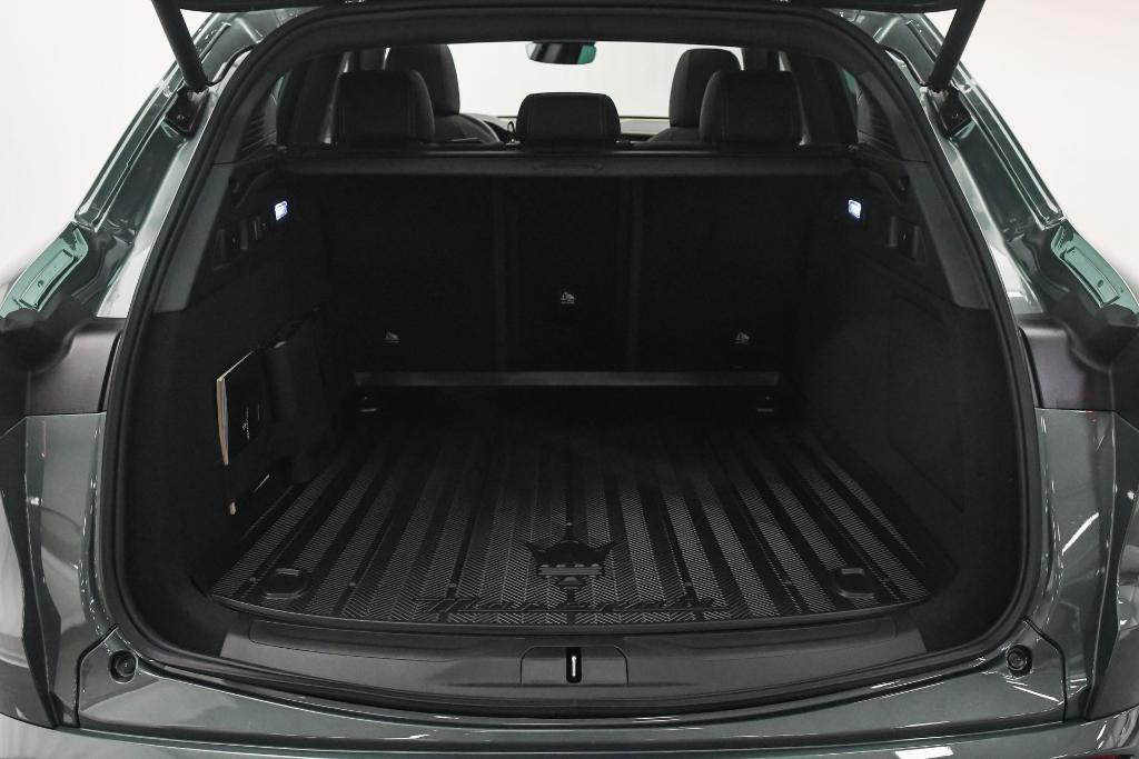 new 2025 Maserati Grecale car, priced at $102,395