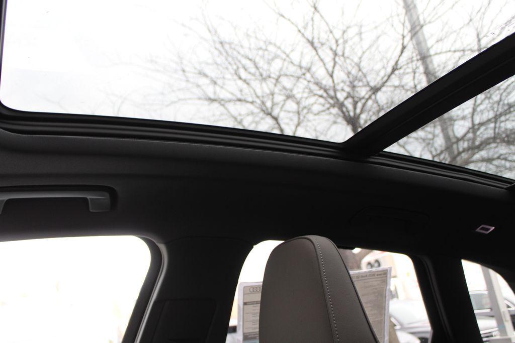 new 2025 Audi Q5 car, priced at $61,950