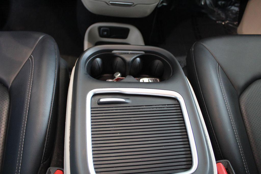 used 2024 Chrysler Pacifica car, priced at $25,250