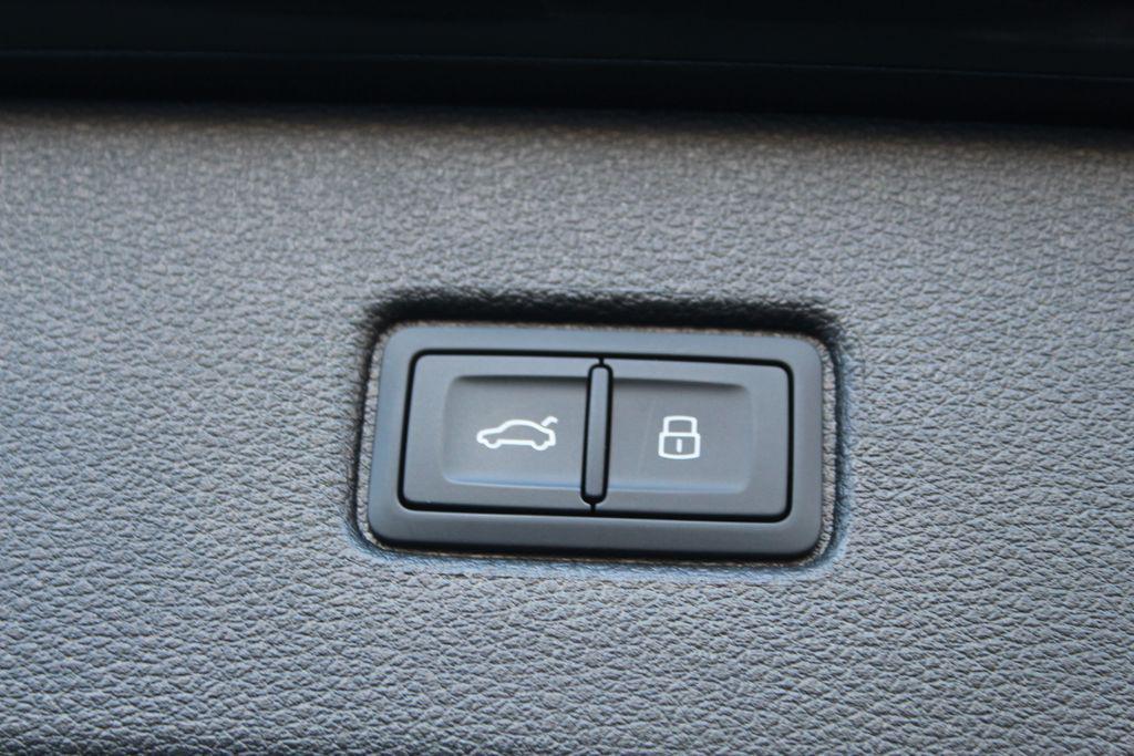 new 2026 Audi Q7 car, priced at $73,895