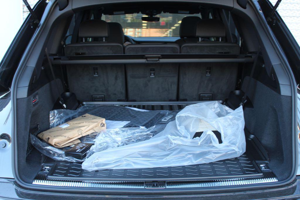 new 2026 Audi Q7 car, priced at $73,895