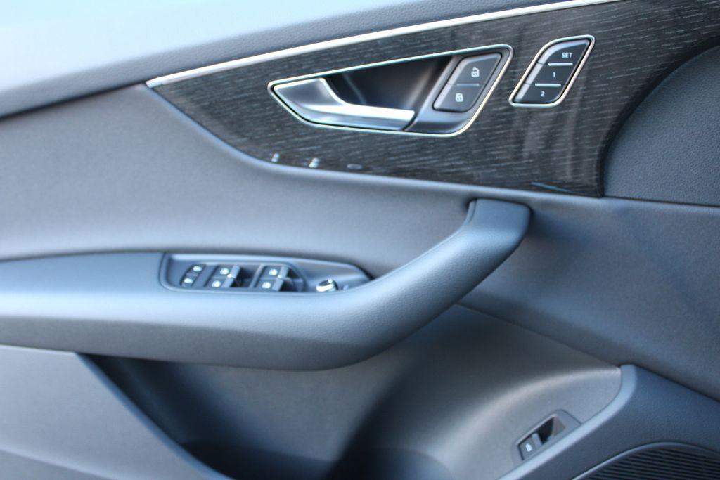 new 2026 Audi Q7 car, priced at $73,895