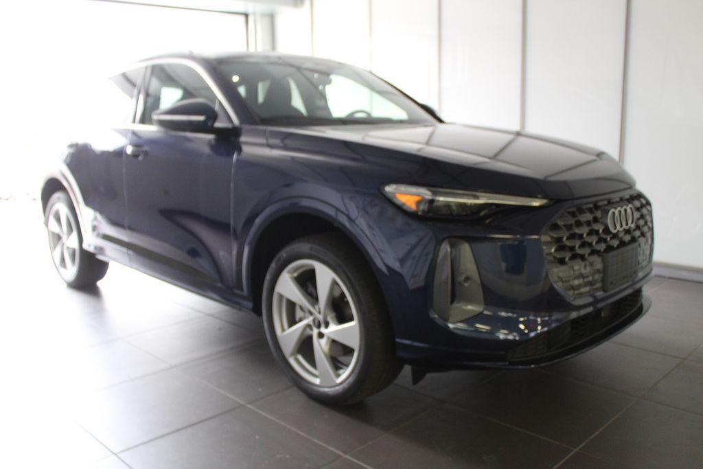 new 2025 Audi Q5 car, priced at $61,950