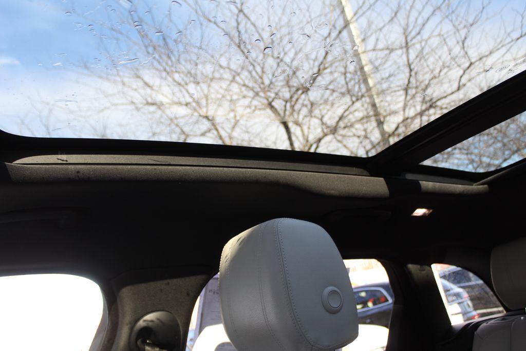 used 2021 Land Rover Range Rover Velar car, priced at $29,032