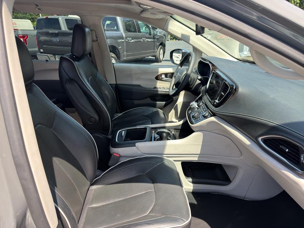 used 2023 Chrysler Pacifica car, priced at $25,418