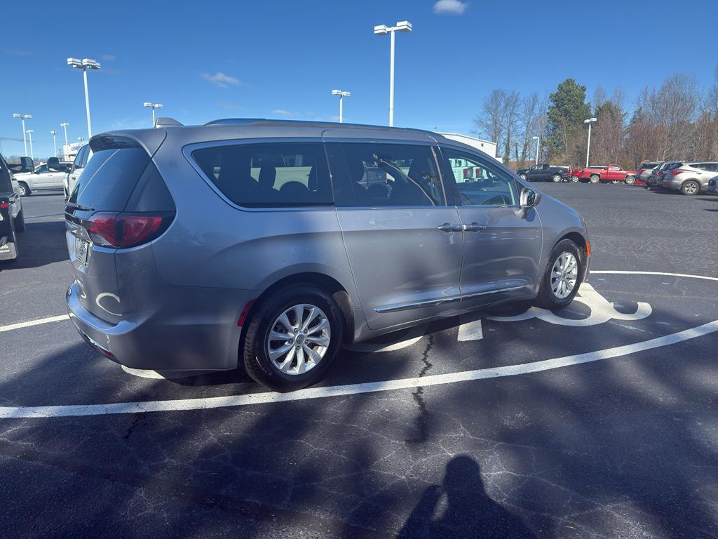 used 2018 Chrysler Pacifica car, priced at $12,441