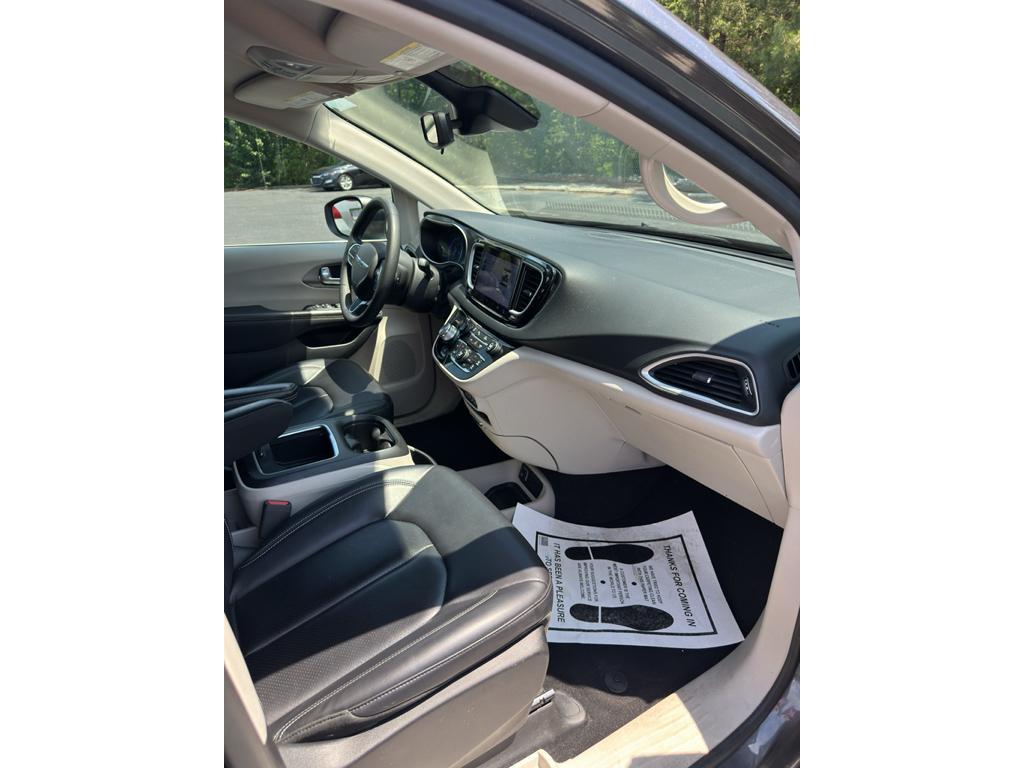 used 2023 Chrysler Pacifica car, priced at $23,676
