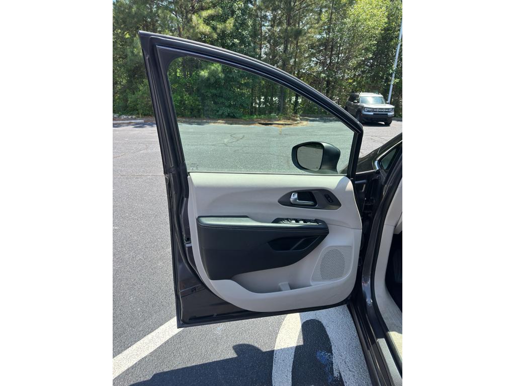 used 2023 Chrysler Pacifica car, priced at $23,676