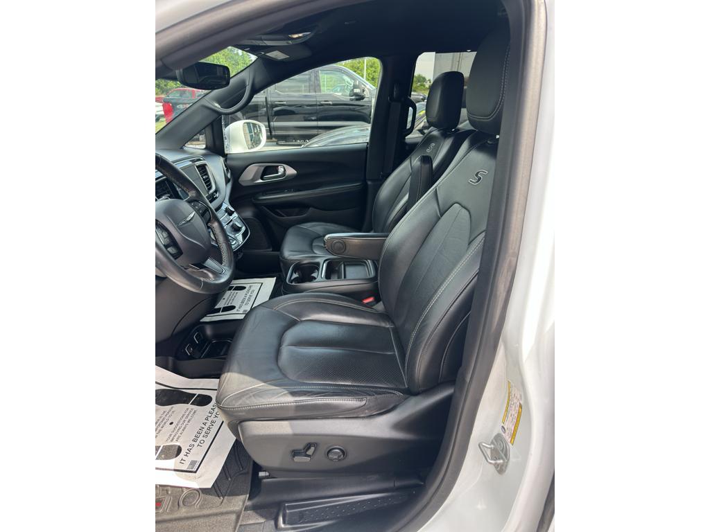used 2020 Chrysler Pacifica car, priced at $18,138