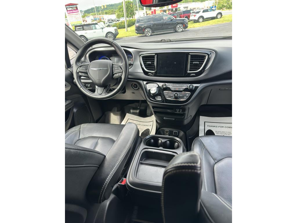 used 2020 Chrysler Pacifica car, priced at $18,138