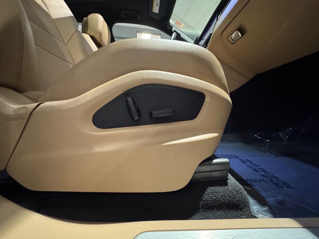 used 2023 Porsche Cayenne car, priced at $59,112