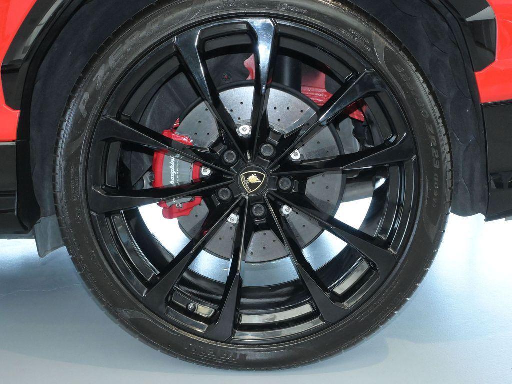 used 2020 Lamborghini Urus car, priced at $179,060