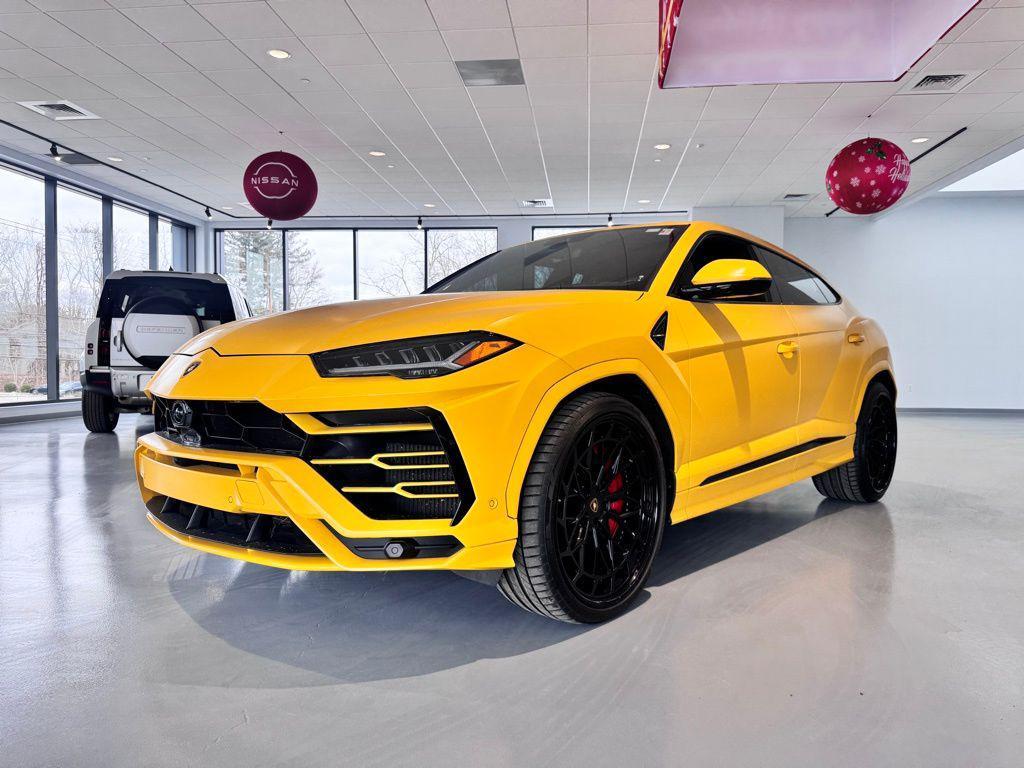 used 2021 Lamborghini Urus car, priced at $177,035