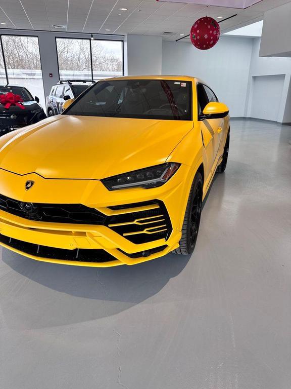 used 2021 Lamborghini Urus car, priced at $177,035