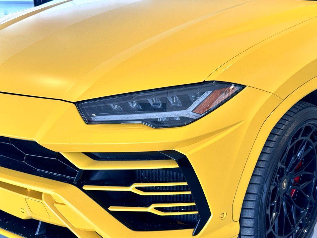 used 2021 Lamborghini Urus car, priced at $177,035