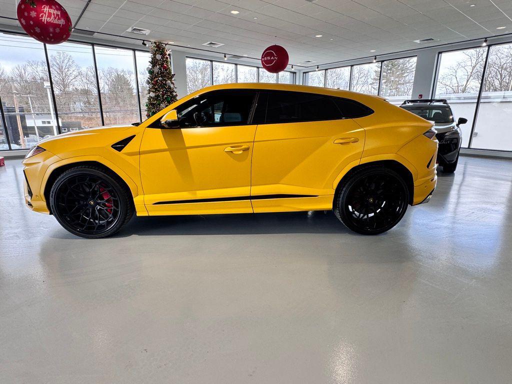 used 2021 Lamborghini Urus car, priced at $177,035