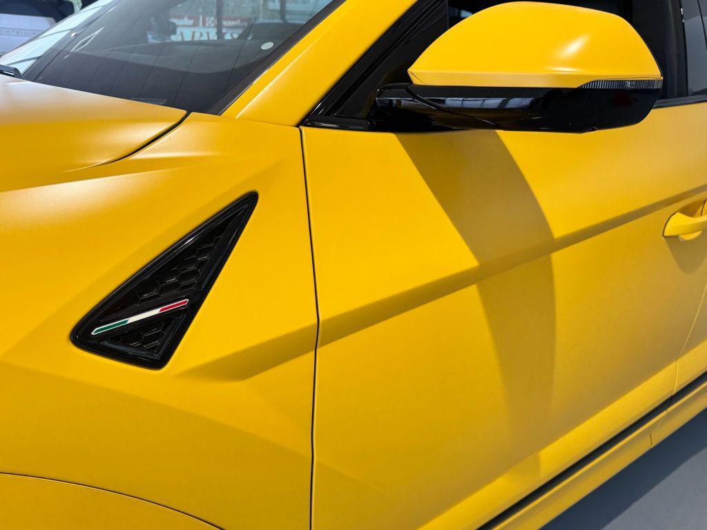 used 2021 Lamborghini Urus car, priced at $177,035