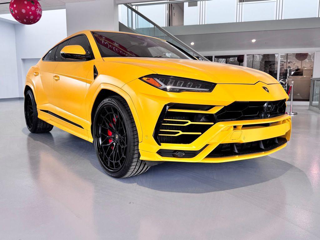 used 2021 Lamborghini Urus car, priced at $177,035