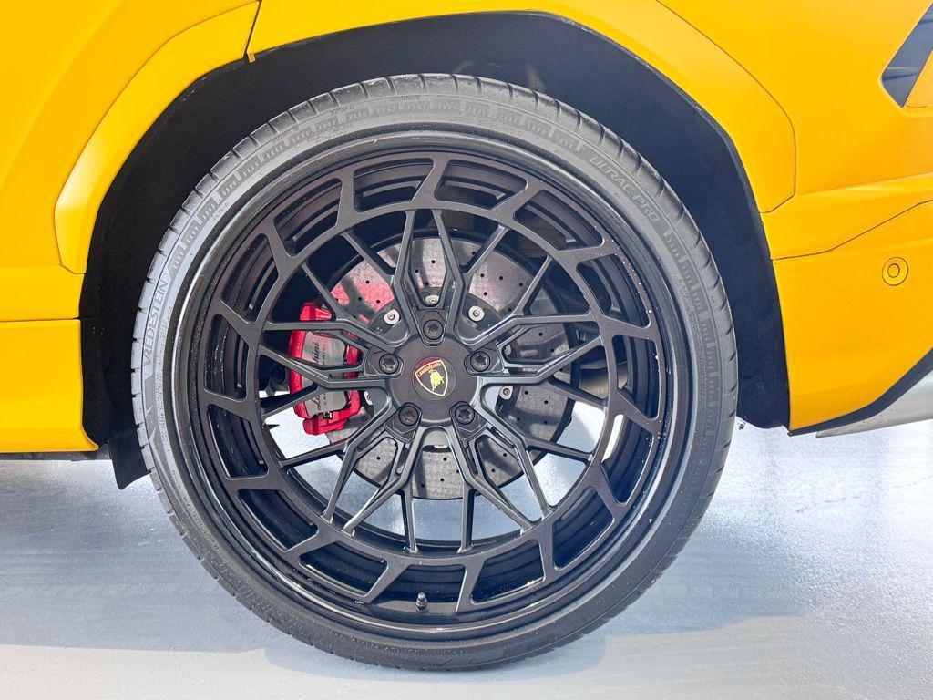 used 2021 Lamborghini Urus car, priced at $177,035