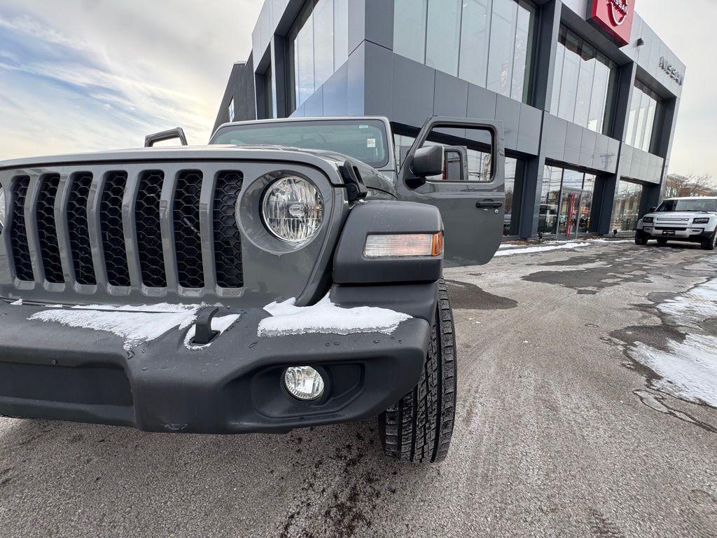 used 2020 Jeep Gladiator car, priced at $22,093